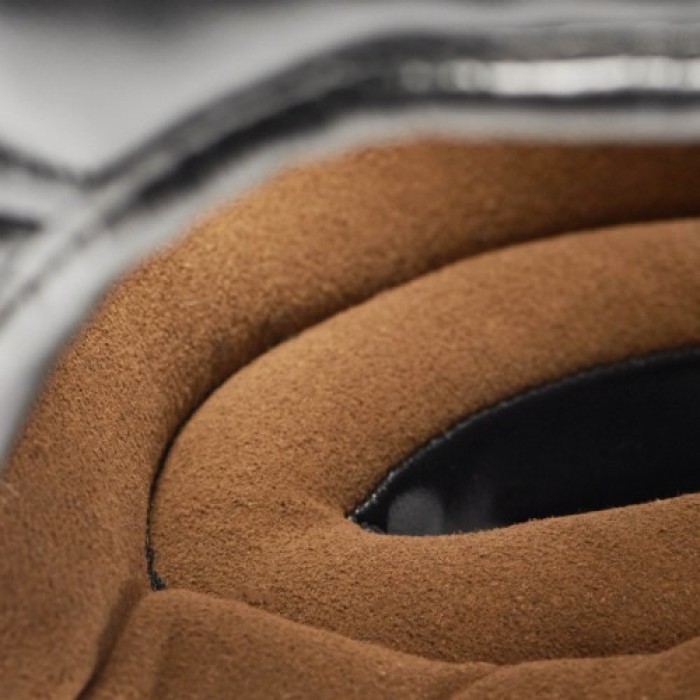 Боксерський шолом Leone Junior Black S